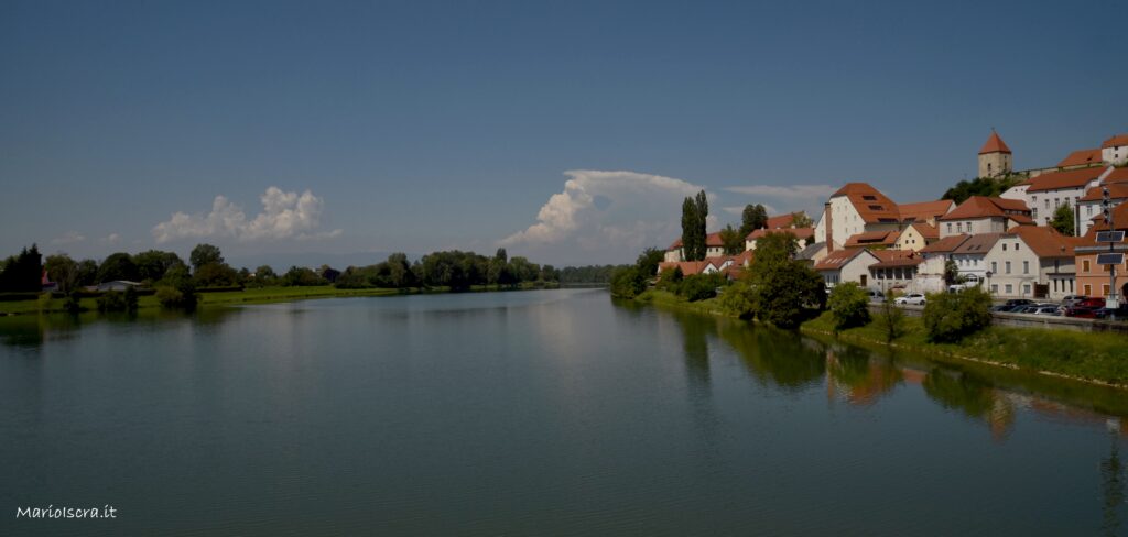 in riva al fiume